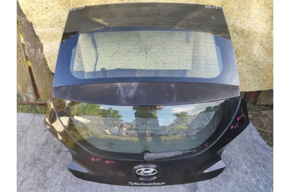 73700-2V013 | KLAPA TYLNA HYUNDAI VELOSTER 11-18 (352757) Hit cenowy