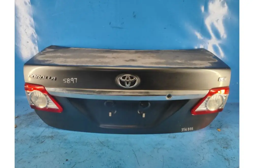 Ostatnia szansa 64401-02580 | KLAPA TYLNA TOYOTA COROLLA 150 06-13 (356935)